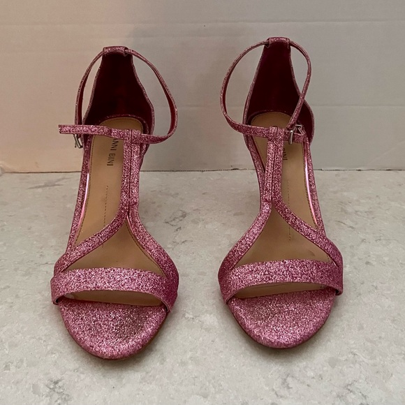 GIANNI BINI WOMENS SHOES, PINK SPARKLE T STRAPS, size 9 - Picture 1 of 9